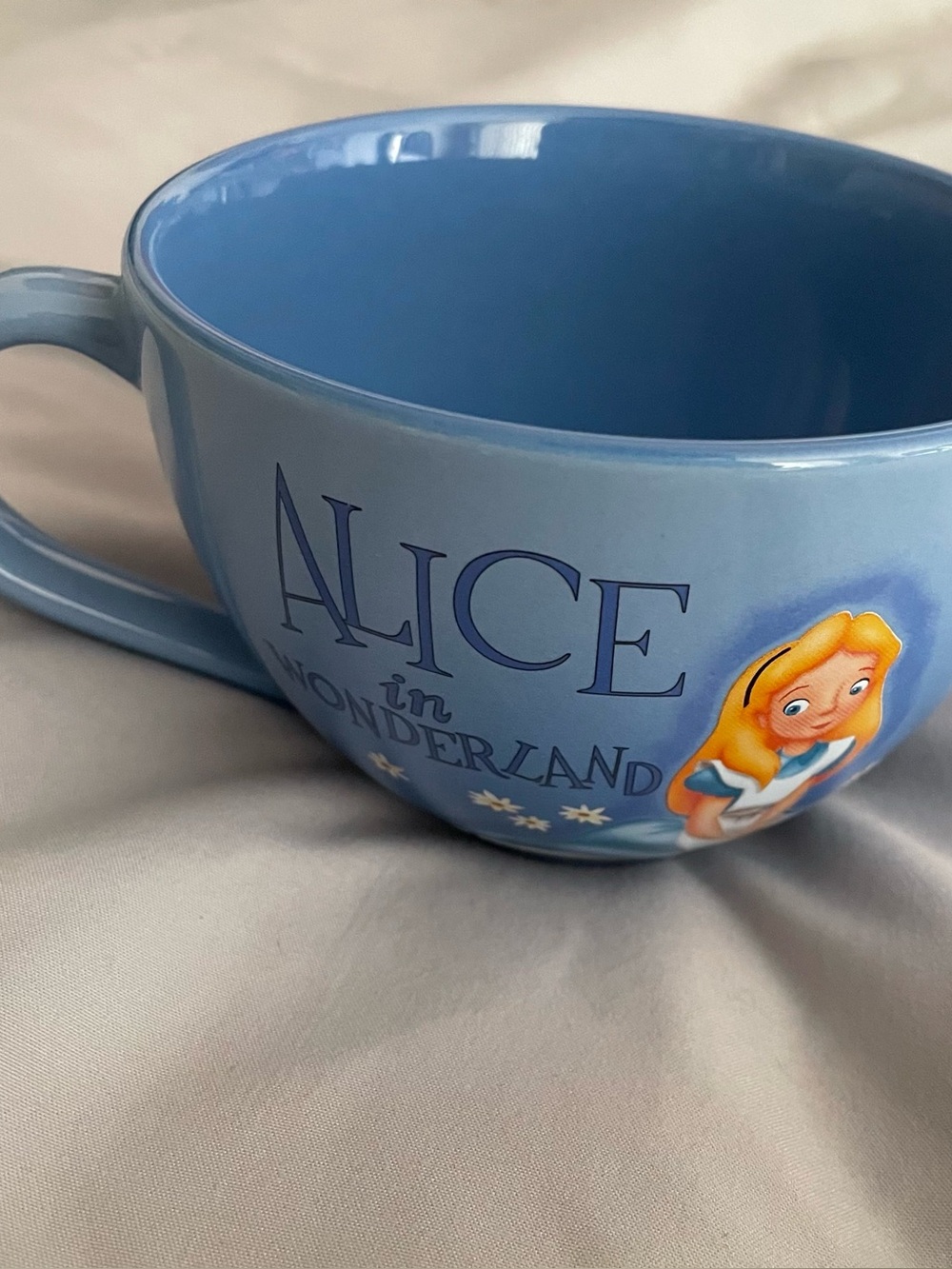 Alice in Wonderland Mug - Picture 2 of 2